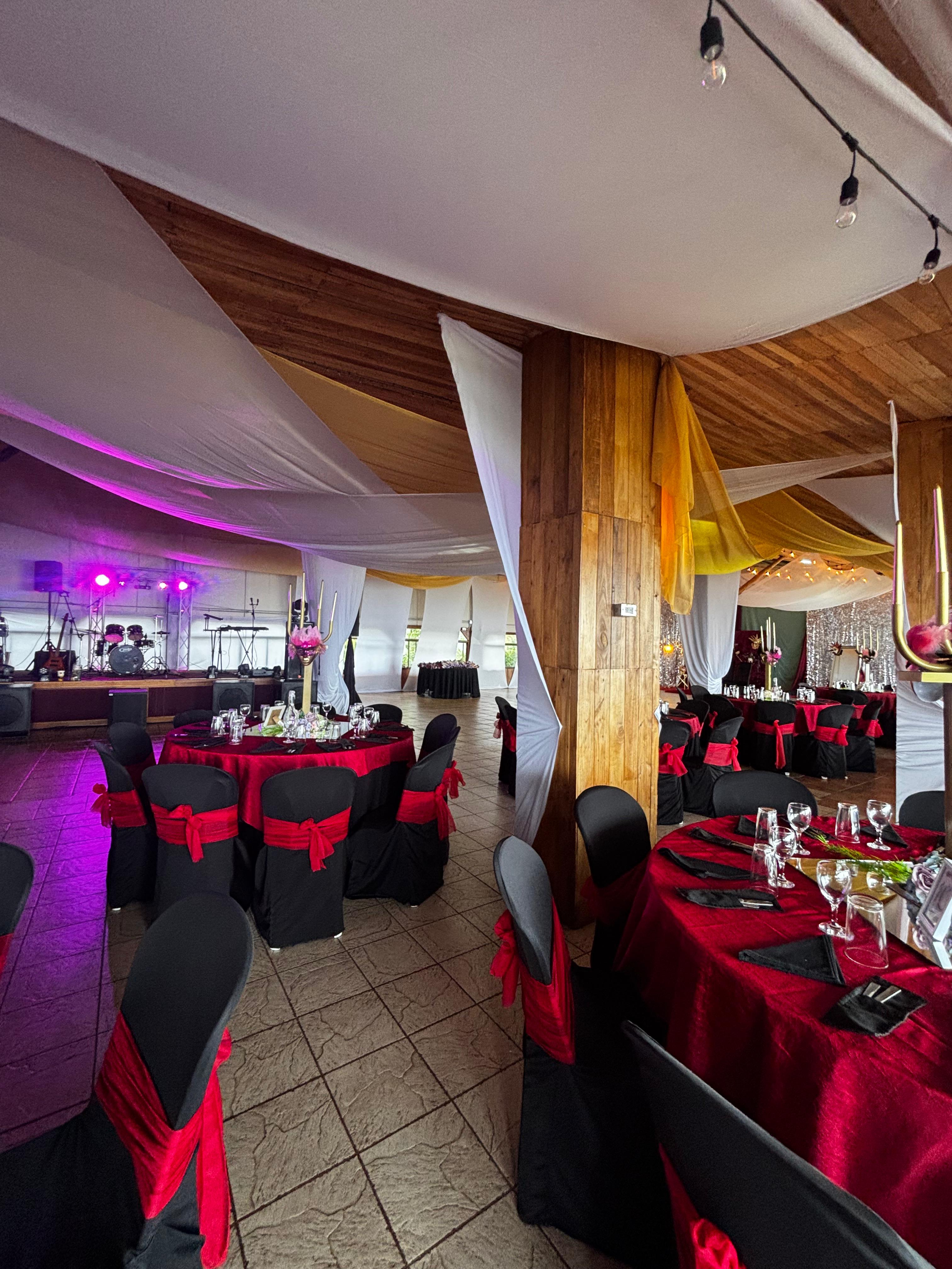 Montaje de luces y sonido Salón Luna Llena